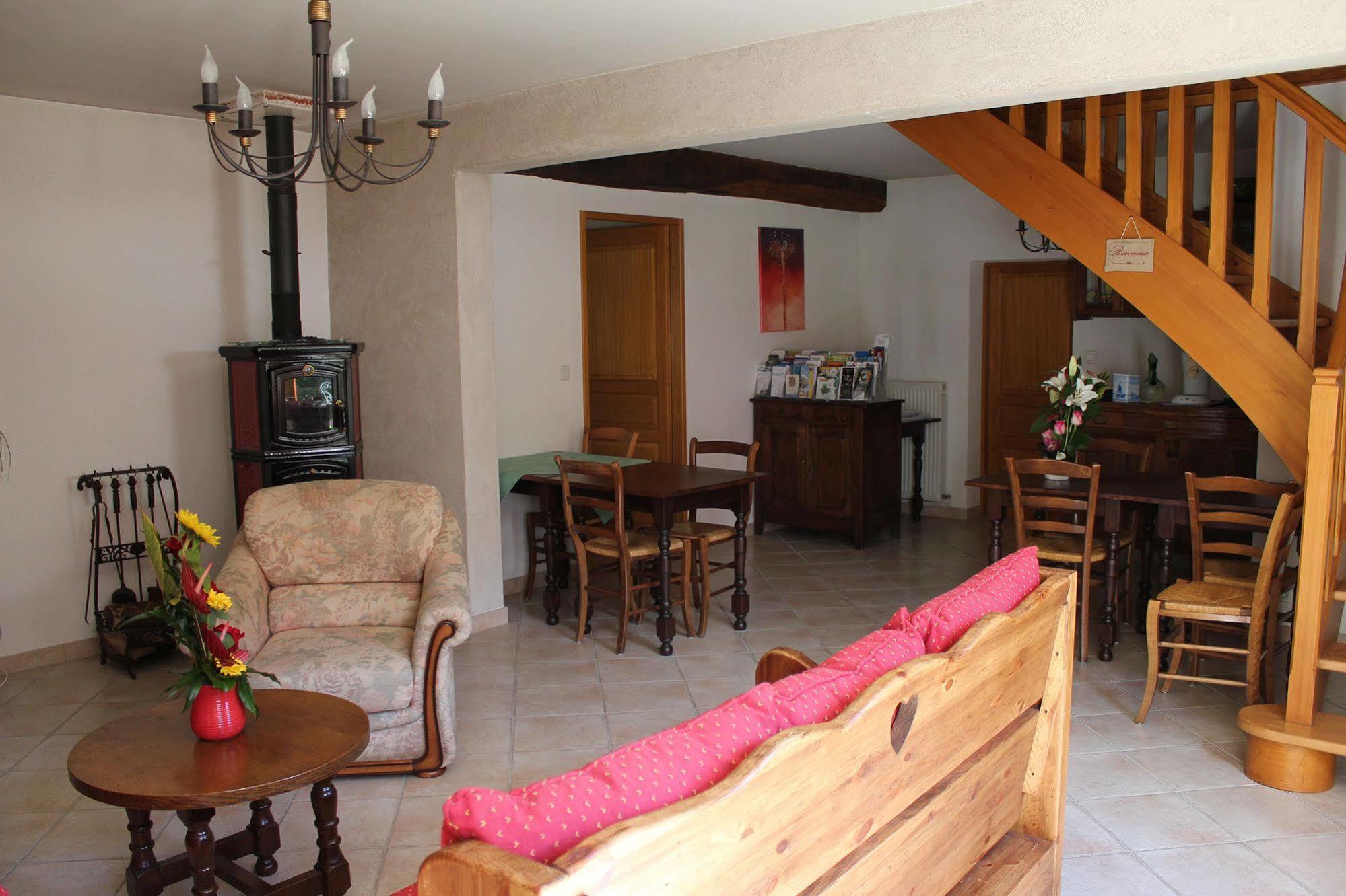 Bed and Breakfast Le Lavoir Peintre Exterior foto